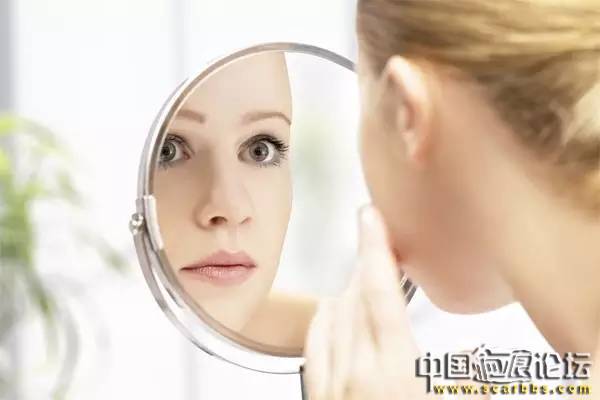 對(duì)于臉上的青春痘疤如何護(hù)理？[tag]